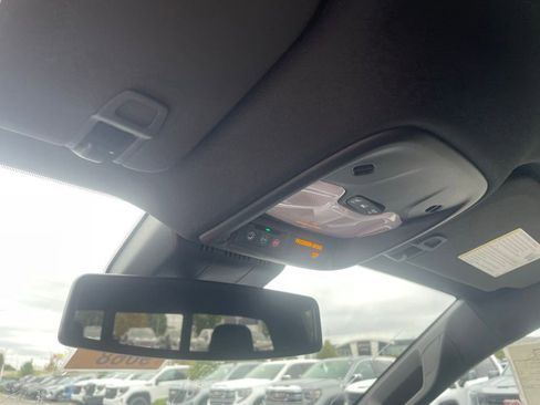 New 2026 GMC Canyon Elevation w/ Convenience Package image 24