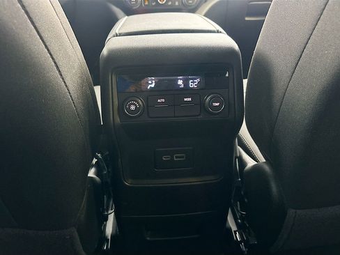 Used 2023 GMC Acadia SLE w/ Elevation Edition image 23