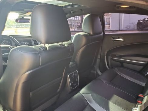 Used 2019 Dodge Charger SXT w/ Leather Interior Group RWD image 9