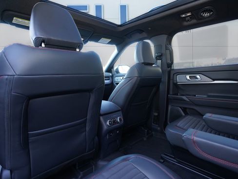 New 2026 Ford Explorer ST-Line w/ ST-Line Street Pack image 15