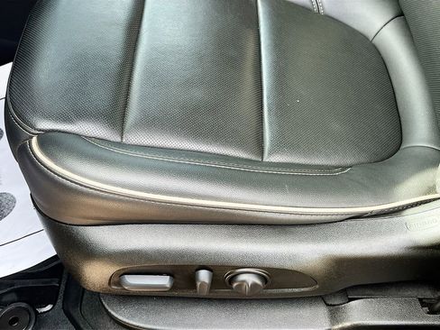 Used 2023 Chevrolet Traverse Premier w/ Redline Edition image 20