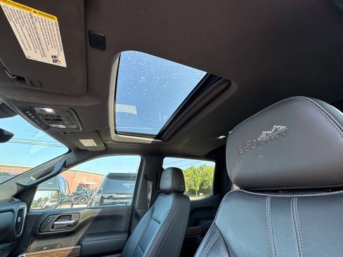 Used 2019 Chevrolet Silverado 1500 High Country w/ Technology Package AWD/4WD image 15