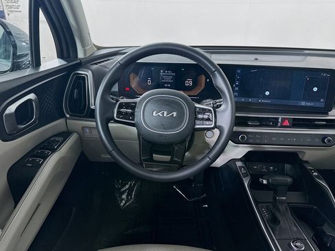 Certified 2025 Kia Sorento S w/ Panoramic Sunroof Package FWD image 22