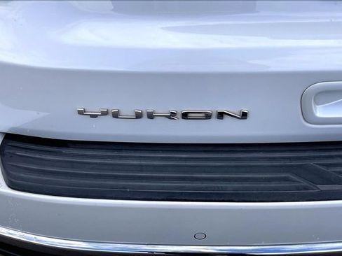Used 2021 GMC Yukon SLT w/ SLT Luxury Package AWD/4WD image 32