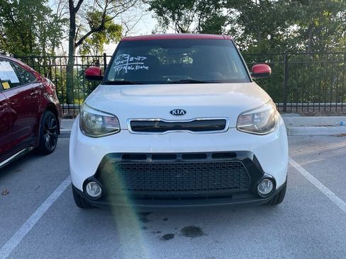Used 2016 Kia Soul + w/ Designer's Package FWD image 2