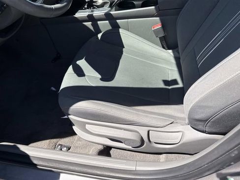 Used 2023 Hyundai Elantra SEL w/ Convenience Package FWD image 15