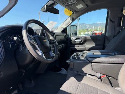 Used 2022 Chevrolet Silverado 2500 Custom w/ Custom Value Package AWD/4WD image 19