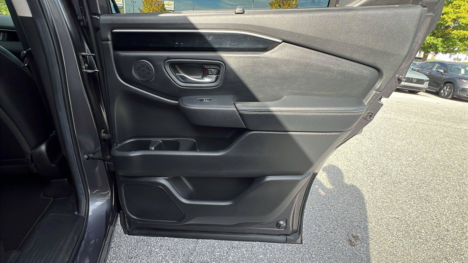 Used 2025 Honda Pilot EX-L image 14