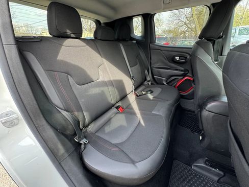 Used 2016 Jeep Renegade Trailhawk image 10
