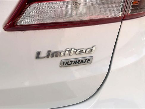 Used 2017 Hyundai Santa Fe Limited FWD image 9