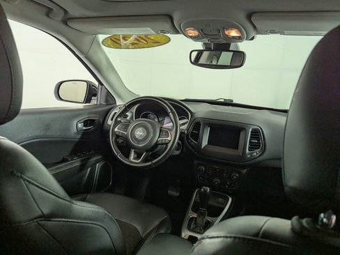 Certified 2020 Jeep Compass Latitude image 32