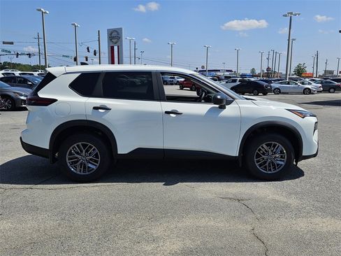 New 2026 Nissan Rogue S image 11