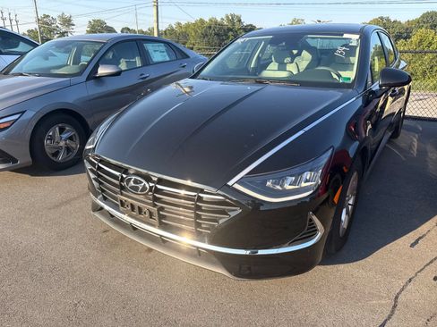 Used 2022 Hyundai Sonata SE FWD image 2