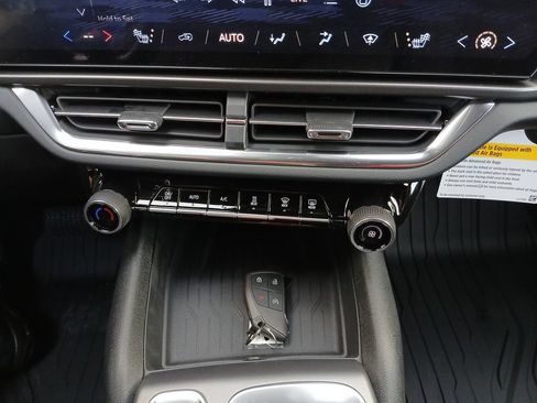 New 2026 Chevrolet Equinox EV LT w/ Comfort Package FWD image 35
