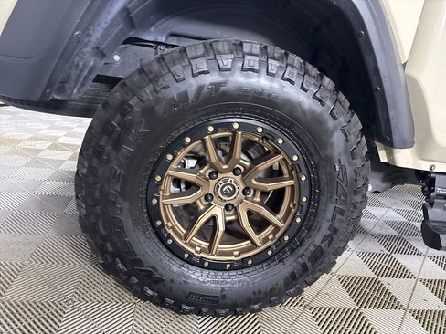 Used 2020 Jeep Gladiator Sport w/ Quick Order Package 24S image 32