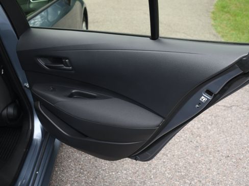 Used 2025 Toyota Corolla LE FWD image 18
