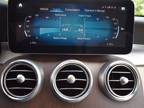 Used 2021 Mercedes-Benz GLC 300 300 4MATIC Premium Pkg Panoram image 22