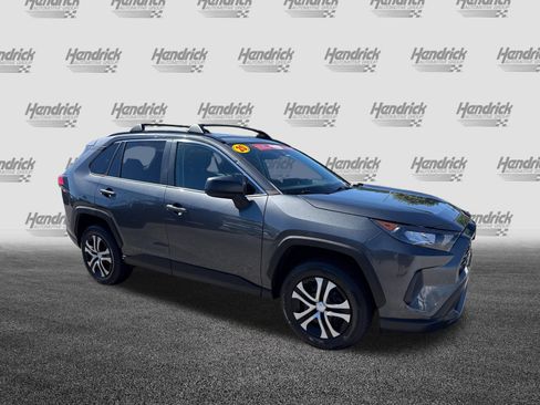 Used 2020 Toyota RAV4 LE AWD/4WD image 2