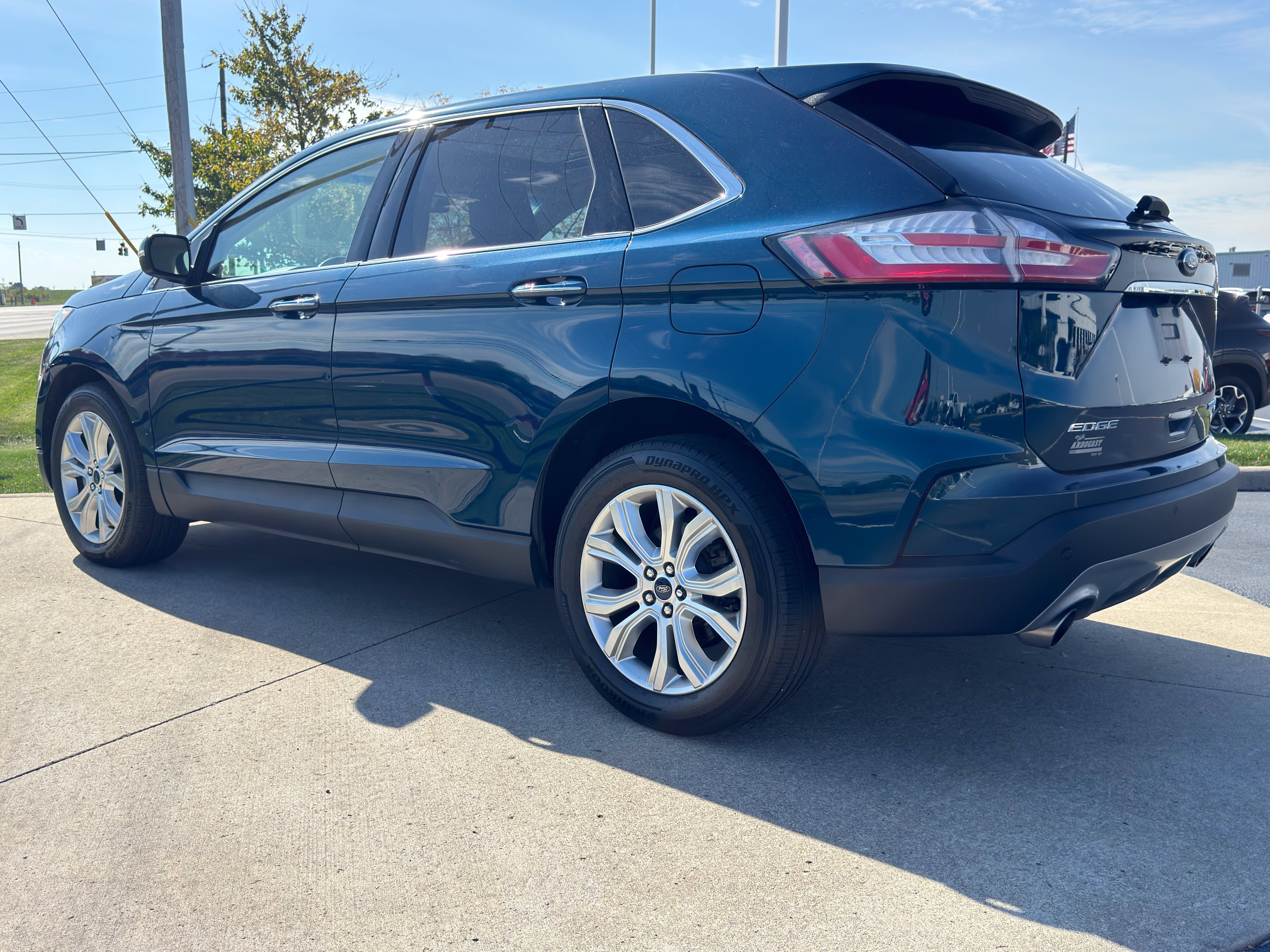 Used 2020 Ford Edge Titanium FWD image 5