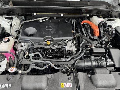 Used 2021 Toyota Venza XLE w/ Softex Package AWD/4WD image 11