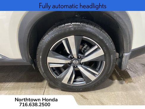 Used 2021 Nissan Rogue SL w/ Premium Package image 15