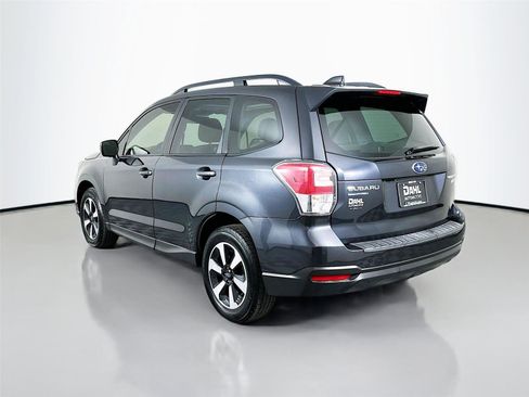 Used 2017 Subaru Forester 2.5i Premium w/ All-Weather Package image 10