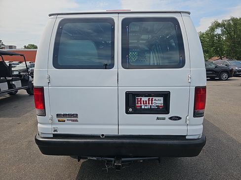 Used 2014 Ford E-250 and Econoline 250 w/ Power Group RWD image 5