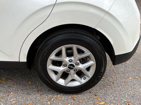 Used 2025 Kia Soul LX w/ LX Technology Package image 24