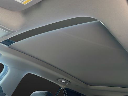 Used 2019 Chevrolet Equinox Premier AWD/4WD image 11