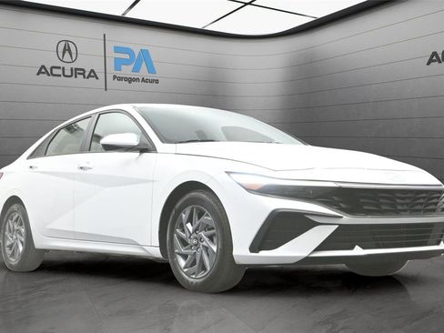 Used 2024 Hyundai Elantra SEL image 31