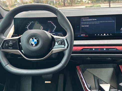 Used 2025 BMW X3 xDrive30i w/ Premium Package image 18