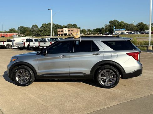 Certified 2023 Ford Explorer XLT w/ Equipment Group 202A image 8