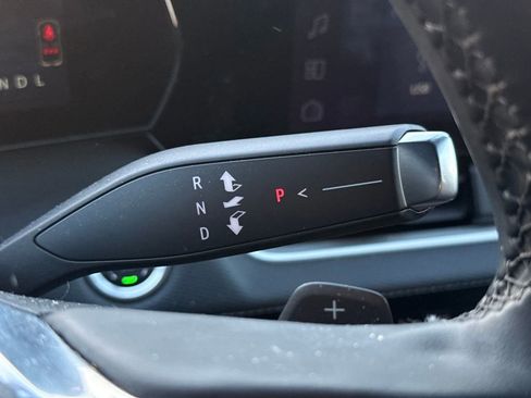 Used 2025 Chevrolet Equinox LT w/ Convenience Package II image 33