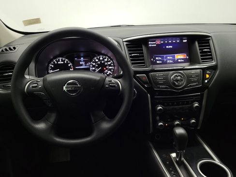 Used 2018 Nissan Pathfinder S image 22
