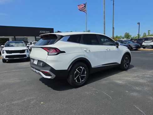 Used 2025 Kia Sportage LX image 11