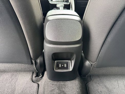 Used 2025 Hyundai Elantra Sport image 15