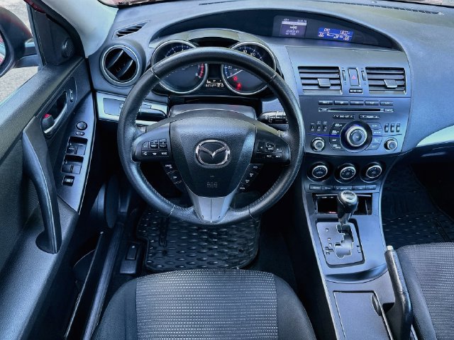 Used 2013 MAZDA MAZDA3 i Touring FWD image 21