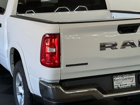 Used 2025 RAM 1500 Big Horn AWD/4WD image 9