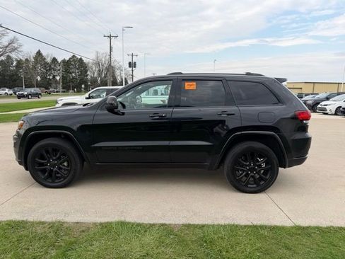 Used 2021 Jeep Grand Cherokee Altitude image 4