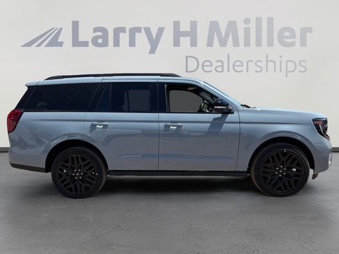 New 2026 Ford Expedition Platinum w/ Stealth Performance Package AWD/4WD image 6