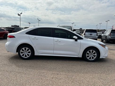 Used 2024 Toyota Corolla LE image 4