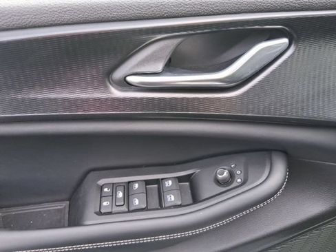 Used 2025 Jeep Grand Cherokee Altitude AWD/4WD image 13