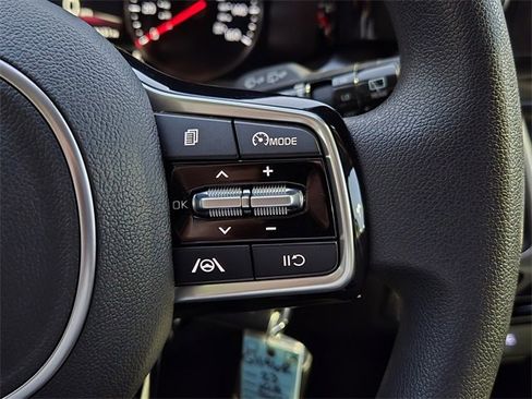 Used 2023 Kia Sorento LX image 22