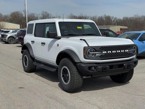 New 2026 Ford Bronco Badlands image 2