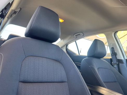 Used 2025 Nissan Altima 2.5 SV FWD image 17