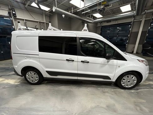 Used 2018 Ford Transit Connect XLT image 22