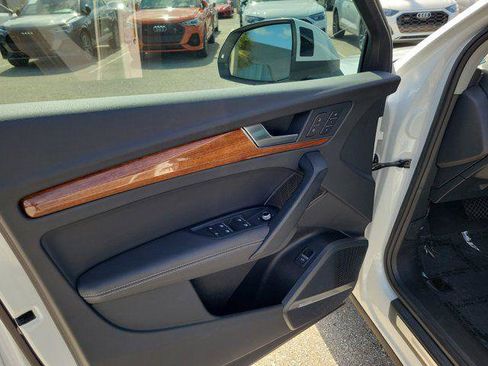 Certified 2023 Audi Q5 Premium Plus w/ Premium Plus Package AWD/4WD image 18
