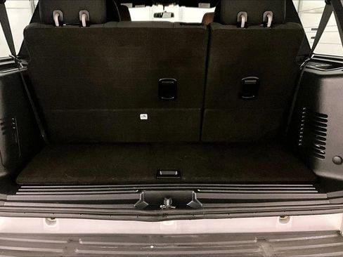 Used 2017 Ford Expedition XLT image 36
