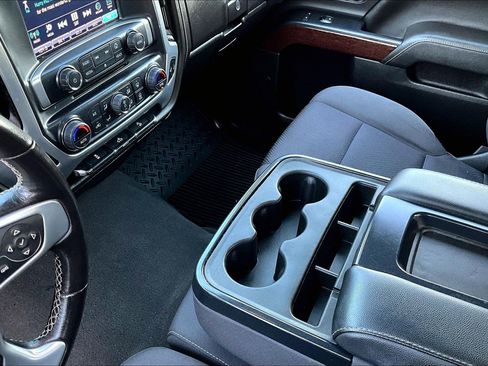 Used 2019 GMC Sierra 1500 SLE w/ SLE Value Package image 11