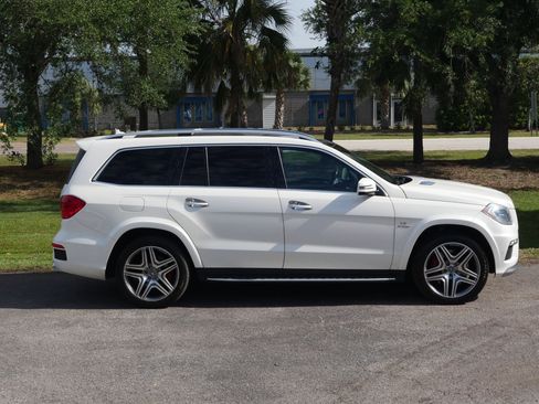 Used 2014 Mercedes-Benz GL 63 AMG 4MATIC image 37